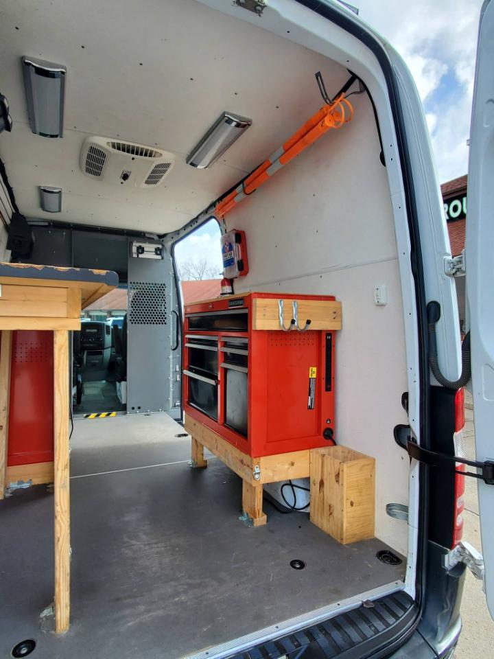 Mercedes-Benz Sprinter 2500 High Roof 144-in. WB 2014