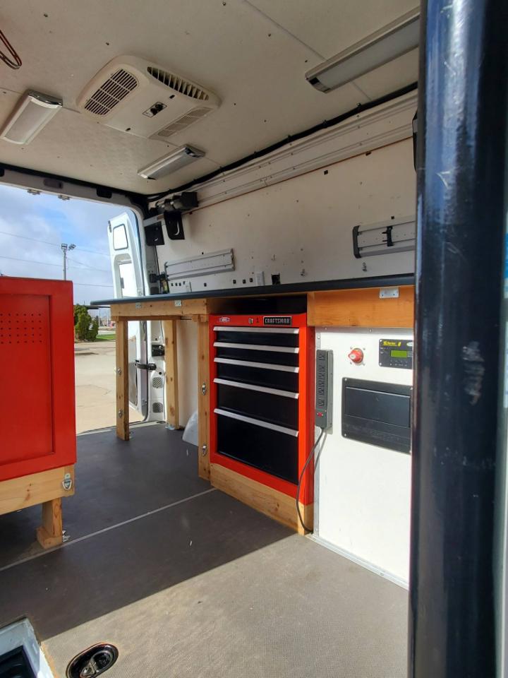 Mercedes-Benz Sprinter 2500 High Roof 144-in. WB 2014