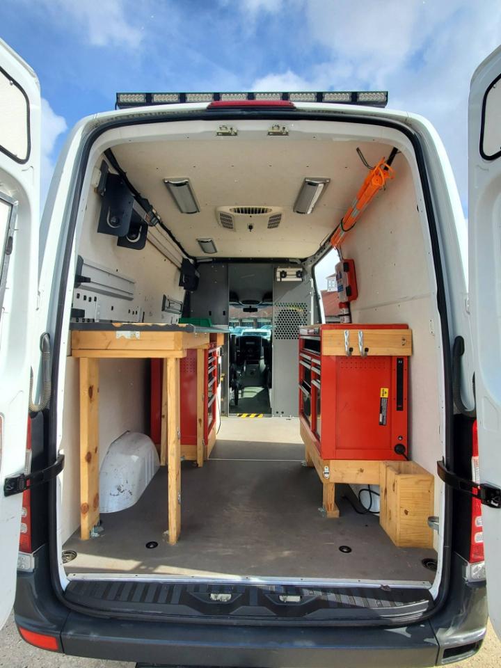 Mercedes-Benz Sprinter 2500 High Roof 144-in. WB 2014