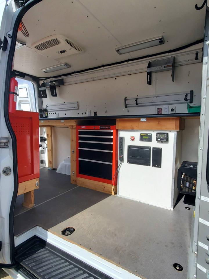 Mercedes-Benz Sprinter 2500 High Roof 144-in. WB 2014