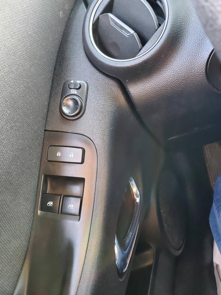 Chevrolet Camaro Coupe 1LT 2012