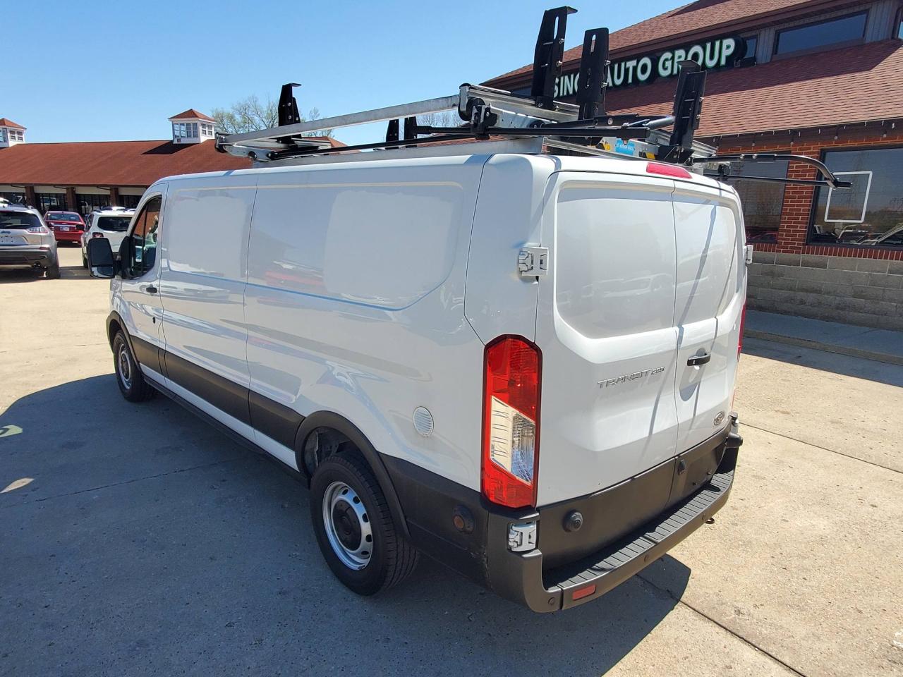 Ford Transit 250 Van Low Roof w/Sliding Pass. 130-in. WB 2020