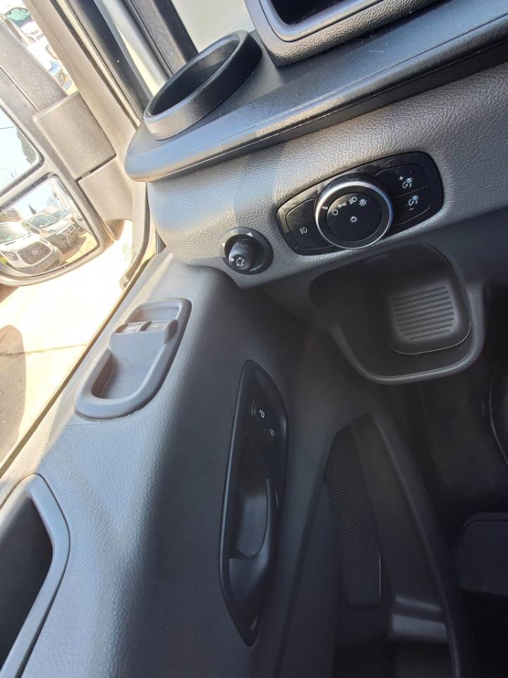 Ford Transit 250 Van Low Roof w/Sliding Pass. 130-in. WB 2020
