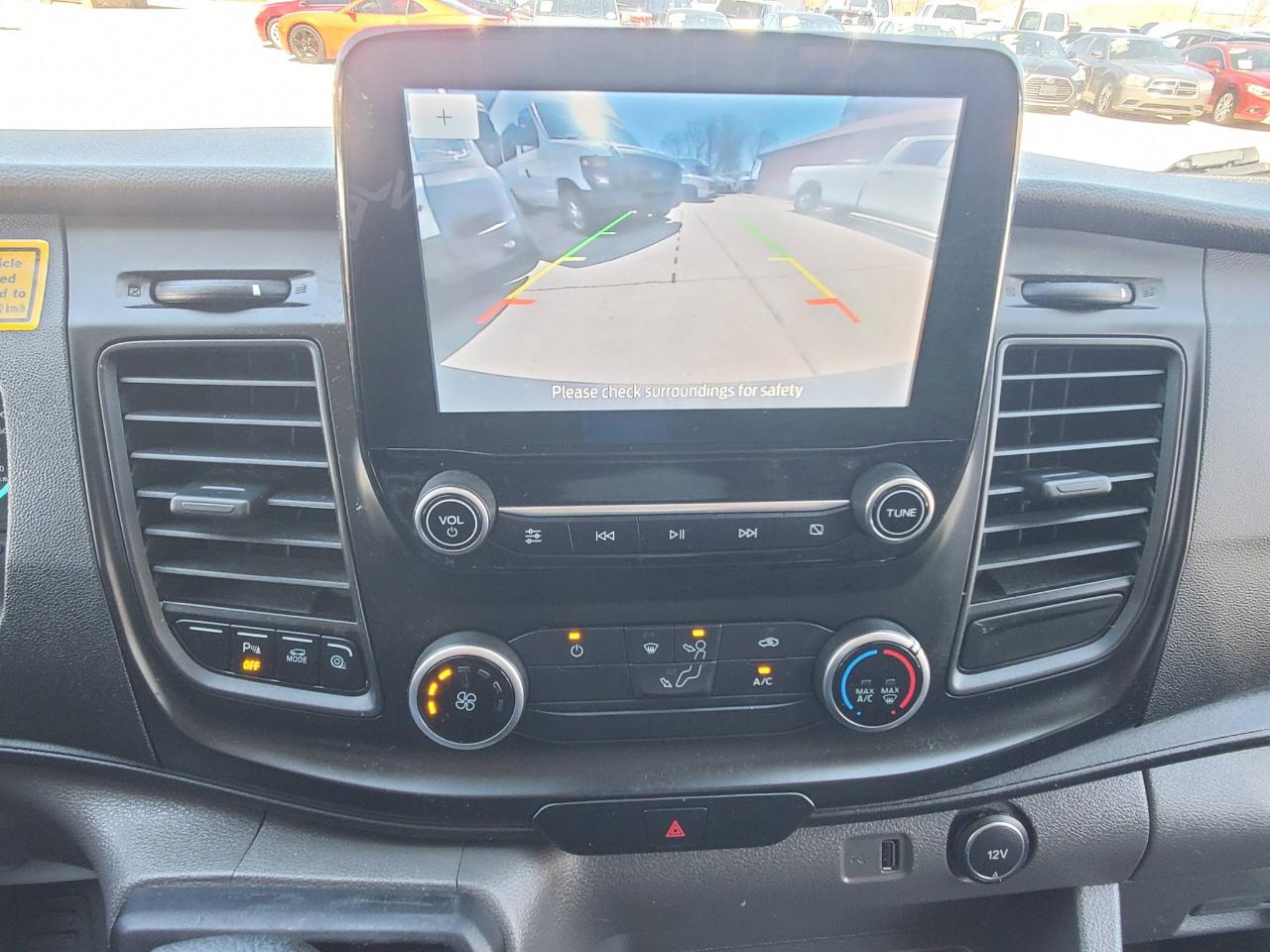 Ford Transit 250 Van Low Roof w/Sliding Pass. 130-in. WB 2020