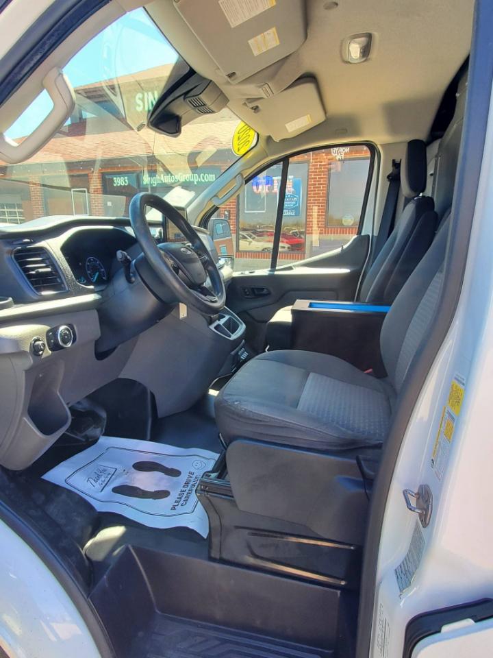 Ford Transit 250 Van Low Roof w/Sliding Pass. 130-in. WB 2020