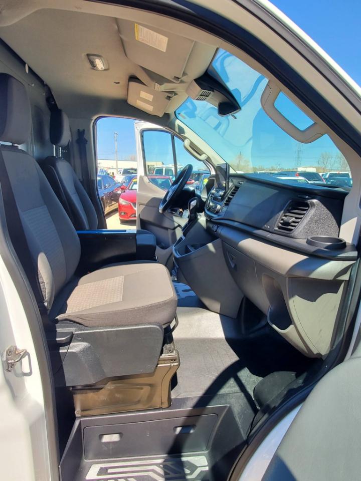 Ford Transit 250 Van Low Roof w/Sliding Pass. 130-in. WB 2020