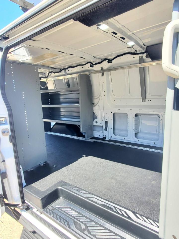 Ford Transit 250 Van Low Roof w/Sliding Pass. 130-in. WB 2020