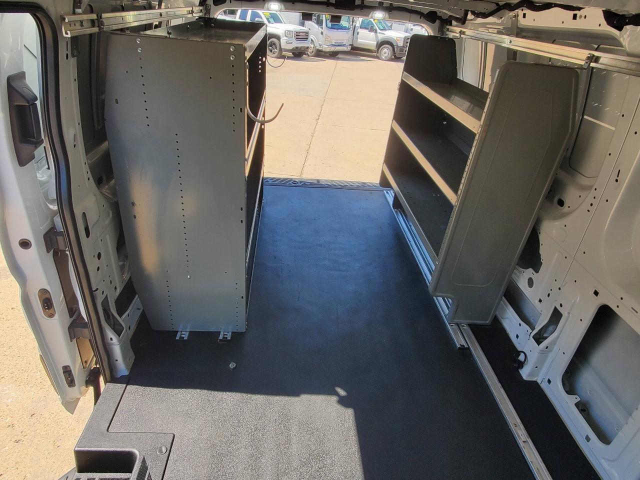 Ford Transit 250 Van Low Roof w/Sliding Pass. 130-in. WB 2020