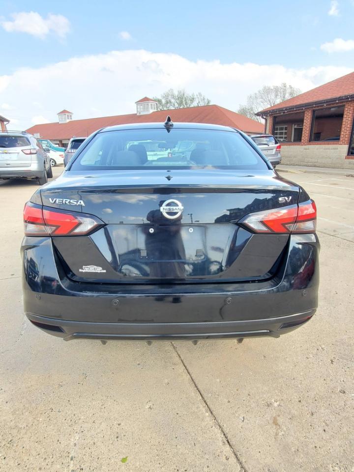 Nissan Versa SV 2021