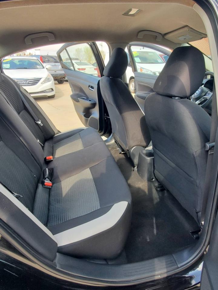 Nissan Versa SV 2021