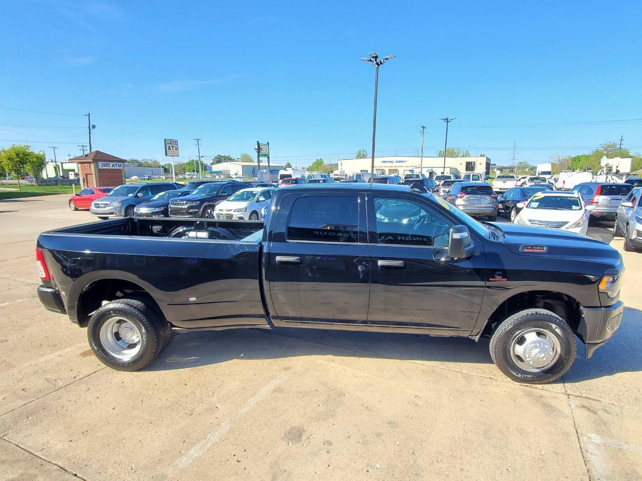 RAM 3500 Tradesman Crew Cab 4WD DRW 2024