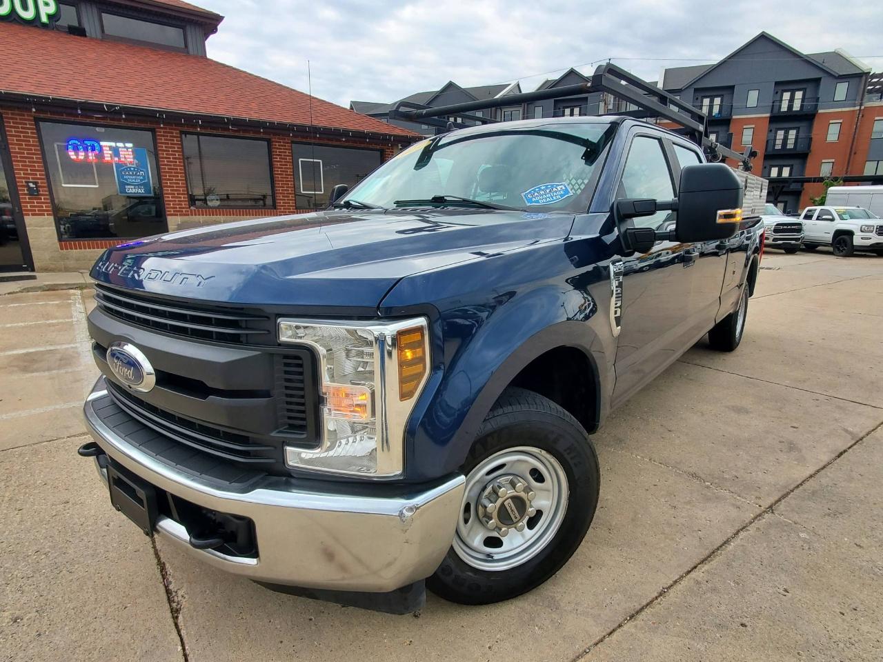 Ford F-250 SD Lariat Crew Cab 2WD 2019