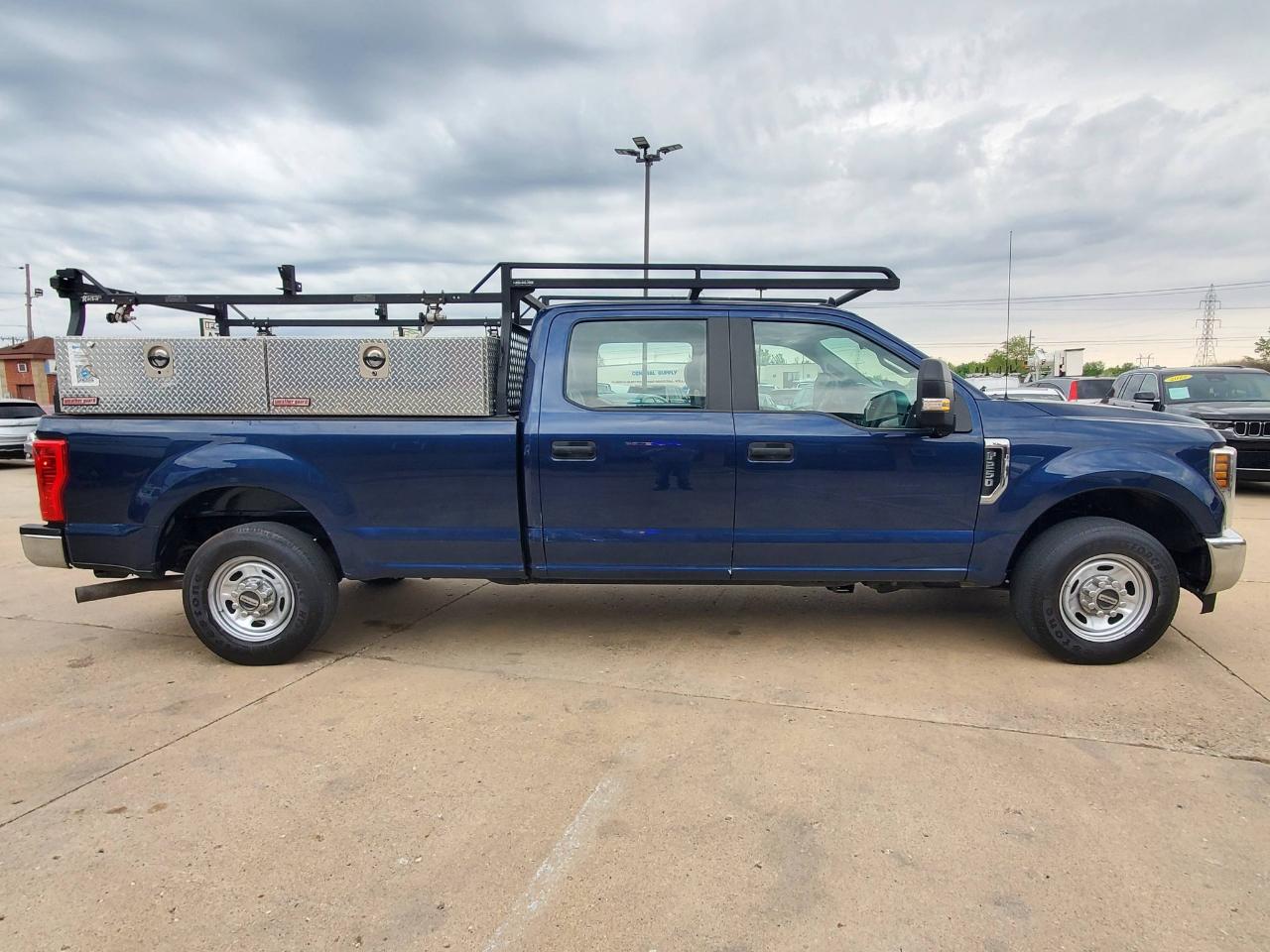 Ford F-250 SD Lariat Crew Cab 2WD 2019