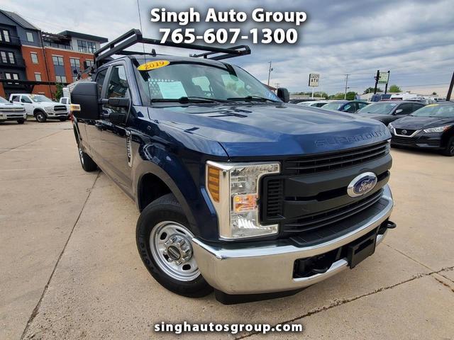 Blue 2019 Ford F-250 Super Duty Lariat Crew Cab RWD Pickup Truck 4X2 Automatic