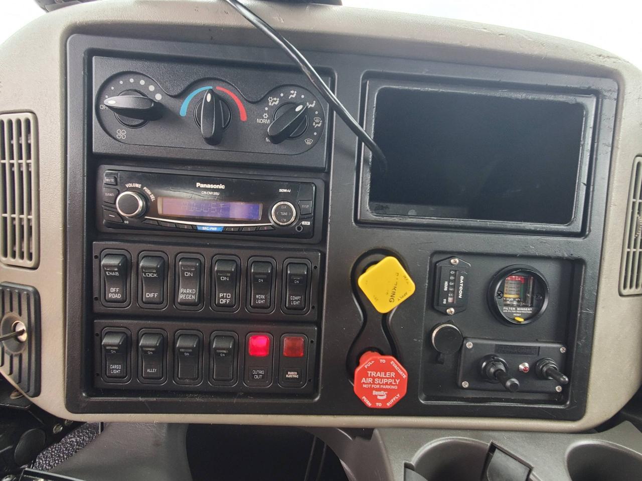 International 4300  2014