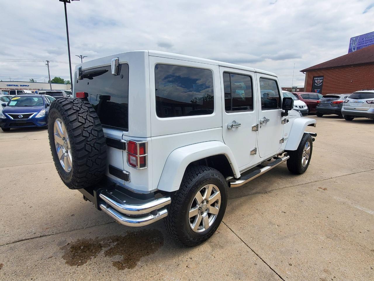 Jeep Wrangler Unlimited Sahara 4WD 2012