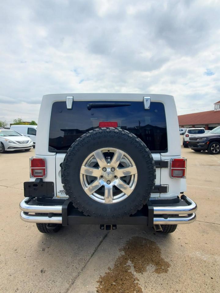 Jeep Wrangler Unlimited Sahara 4WD 2012