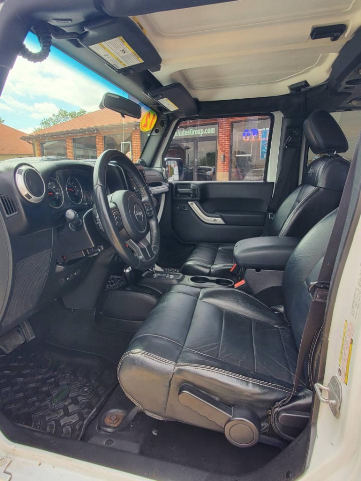 Jeep Wrangler Unlimited Sahara 4WD 2012