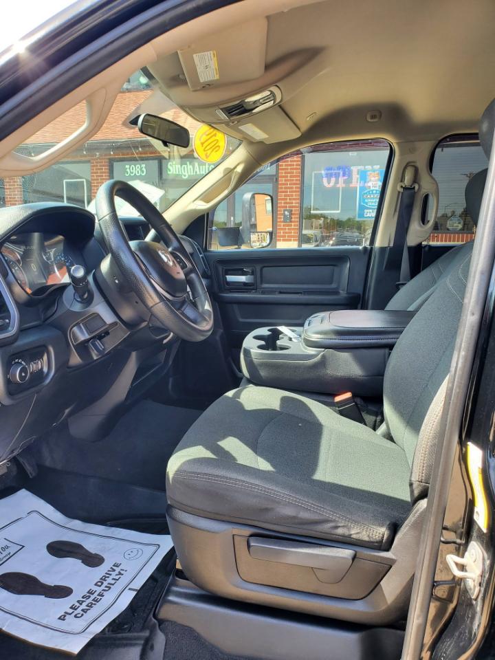 RAM 3500 Tradesman Crew Cab 4WD DRW 2019