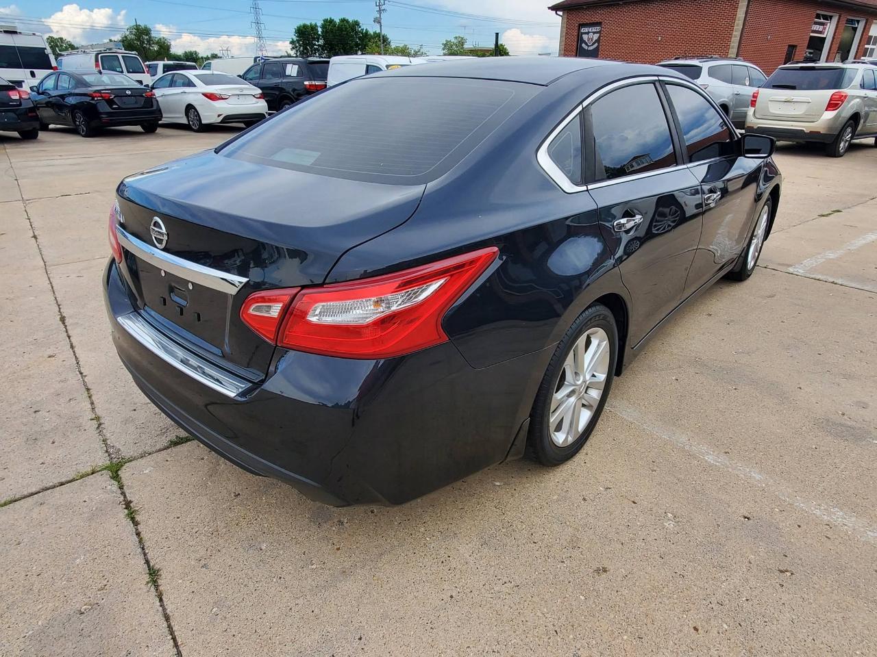 Nissan Altima 2.5 SR 2016