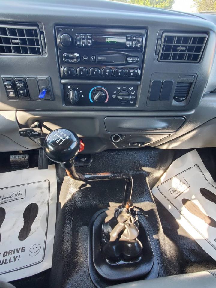 Ford F-750 SuperCab 2WD DRW 2004