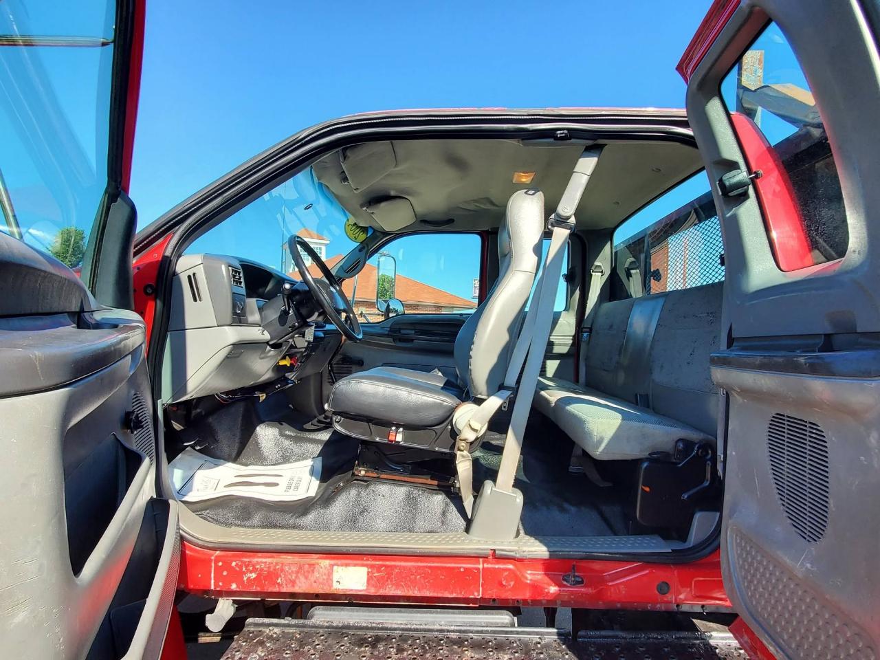 Ford F-750 SuperCab 2WD DRW 2004