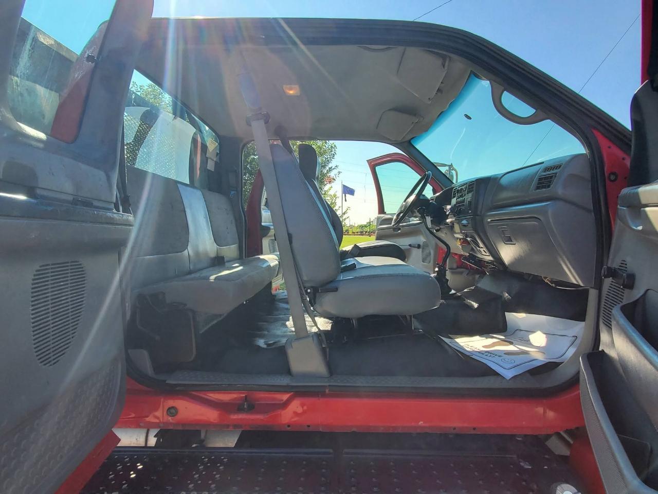 Ford F-750 SuperCab 2WD DRW 2004