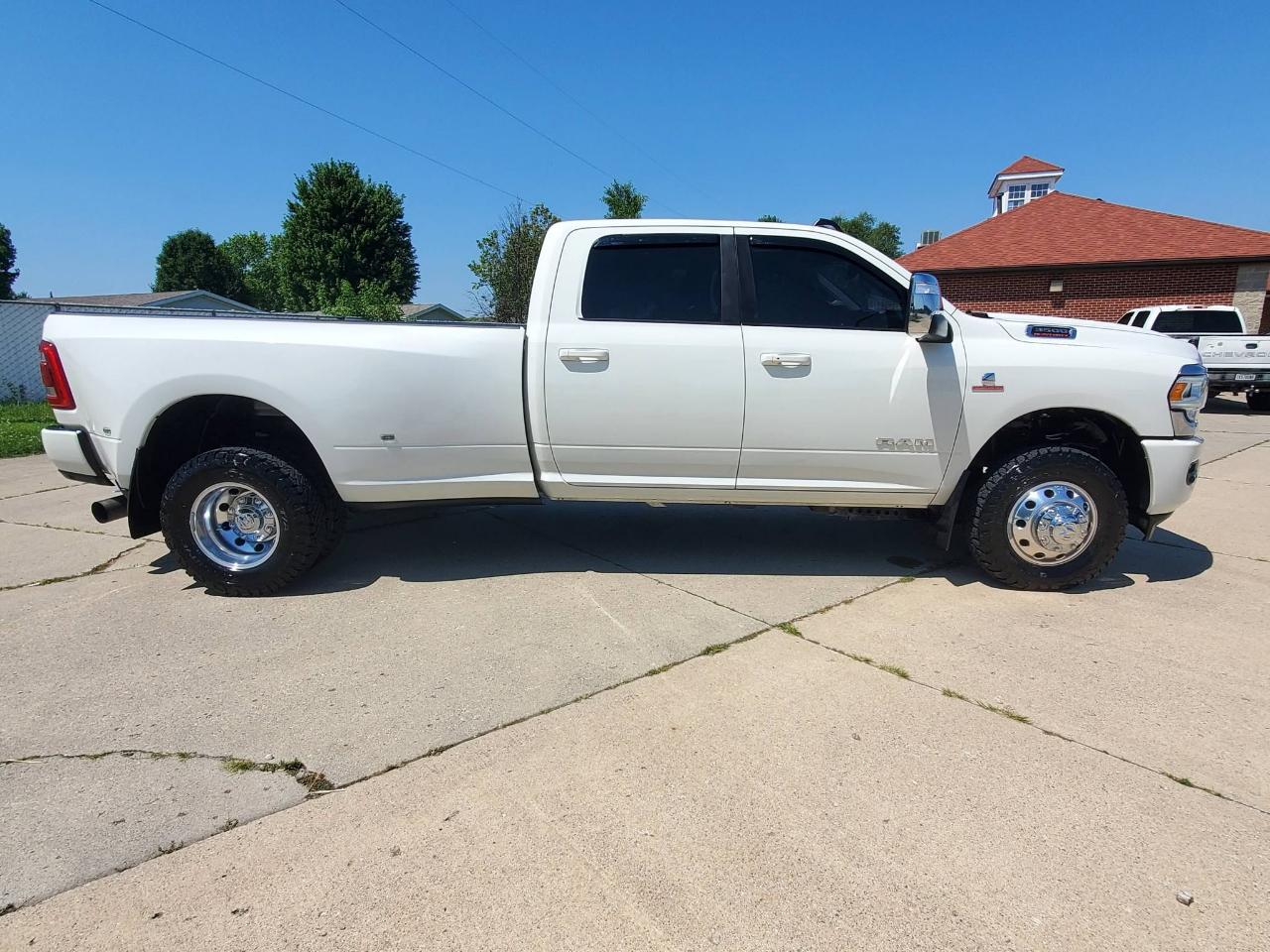 RAM 3500 Laramie Crew Cab LWB 4WD DRW 2024