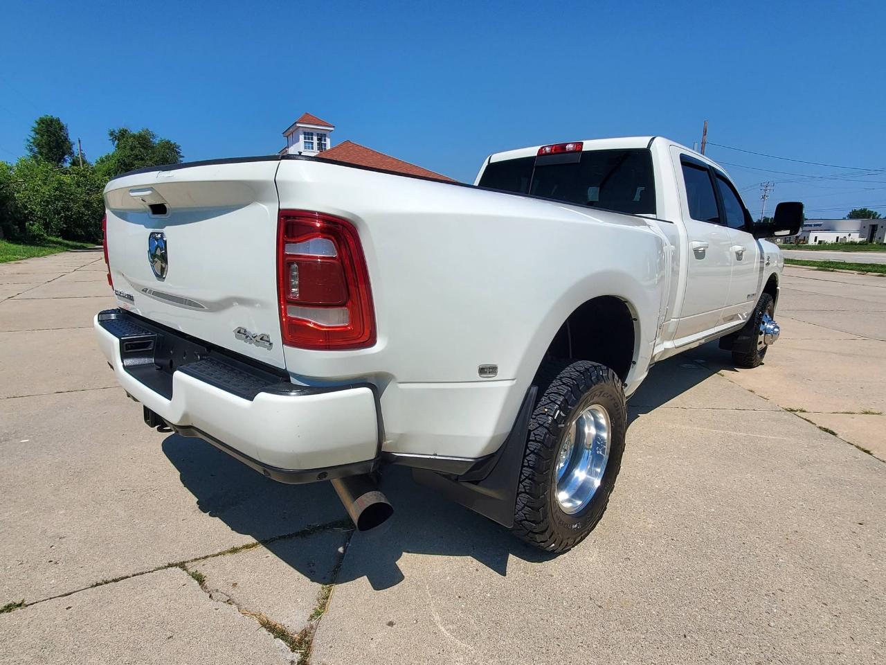 RAM 3500 Laramie Crew Cab LWB 4WD DRW 2024