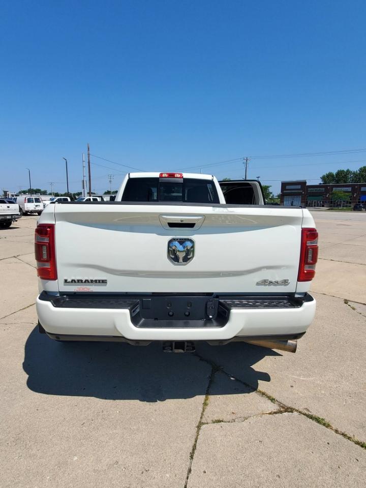 RAM 3500 Laramie Crew Cab LWB 4WD DRW 2024
