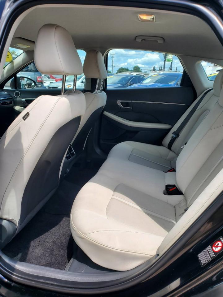 Hyundai Sonata Hybrid SEL 2023