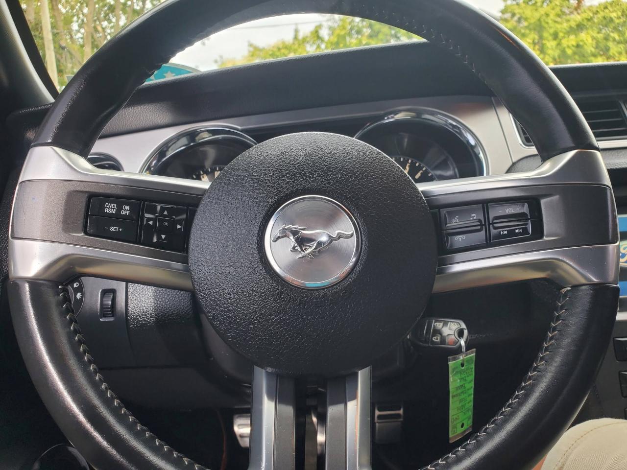 Ford Mustang V6 Coupe 2014