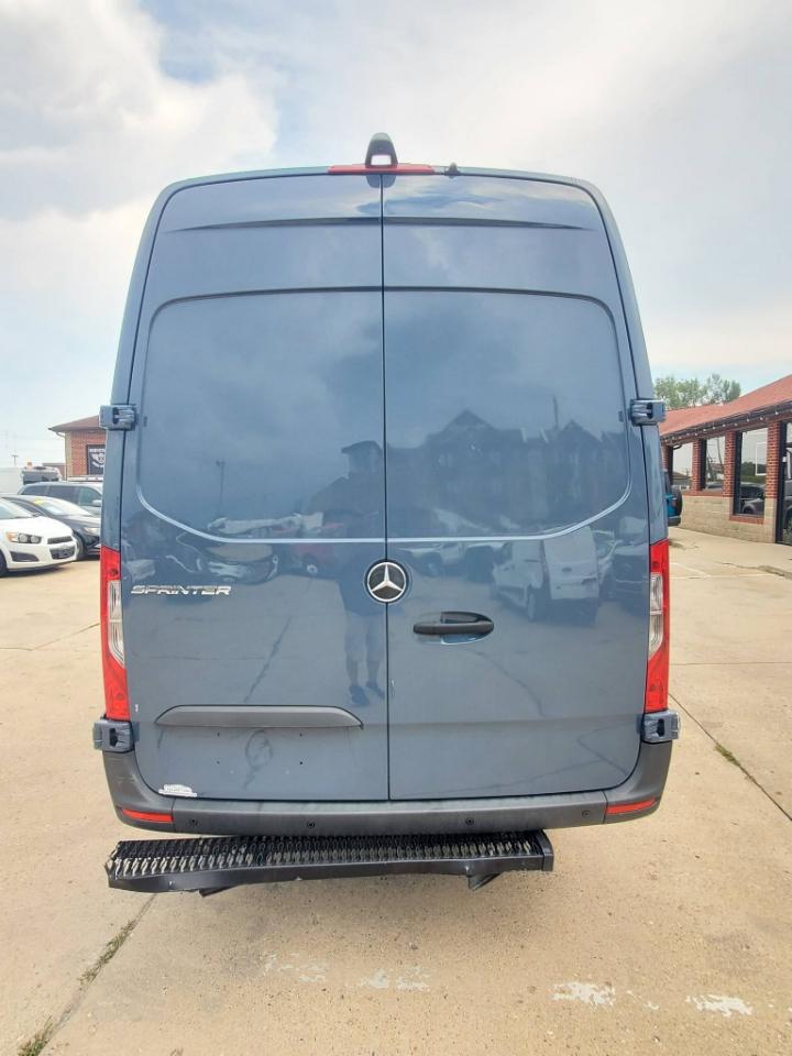 Mercedes-Benz Sprinter 3500 Wagon High Roof 170-in. WB 2019