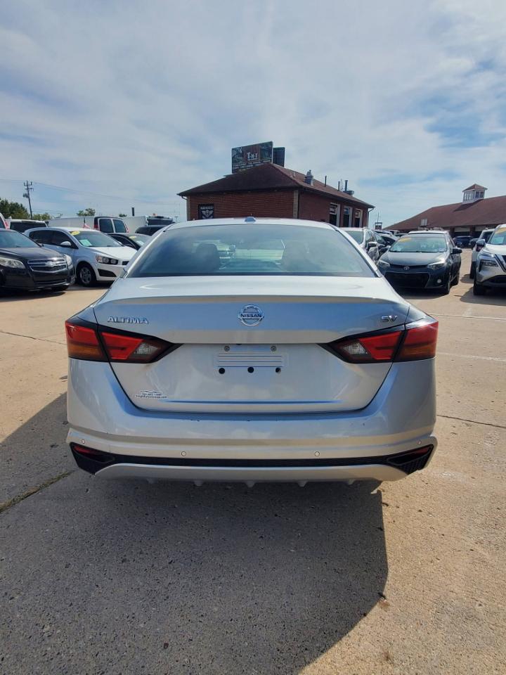 Nissan Altima 2.5 SV 2022
