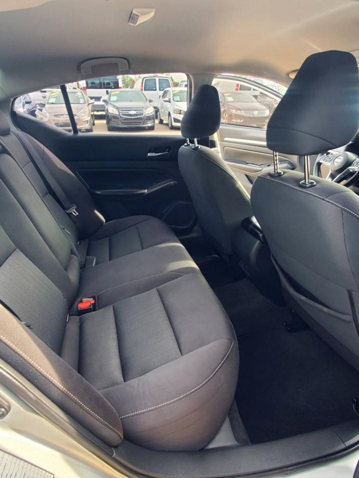 Nissan Altima 2.5 SV 2022