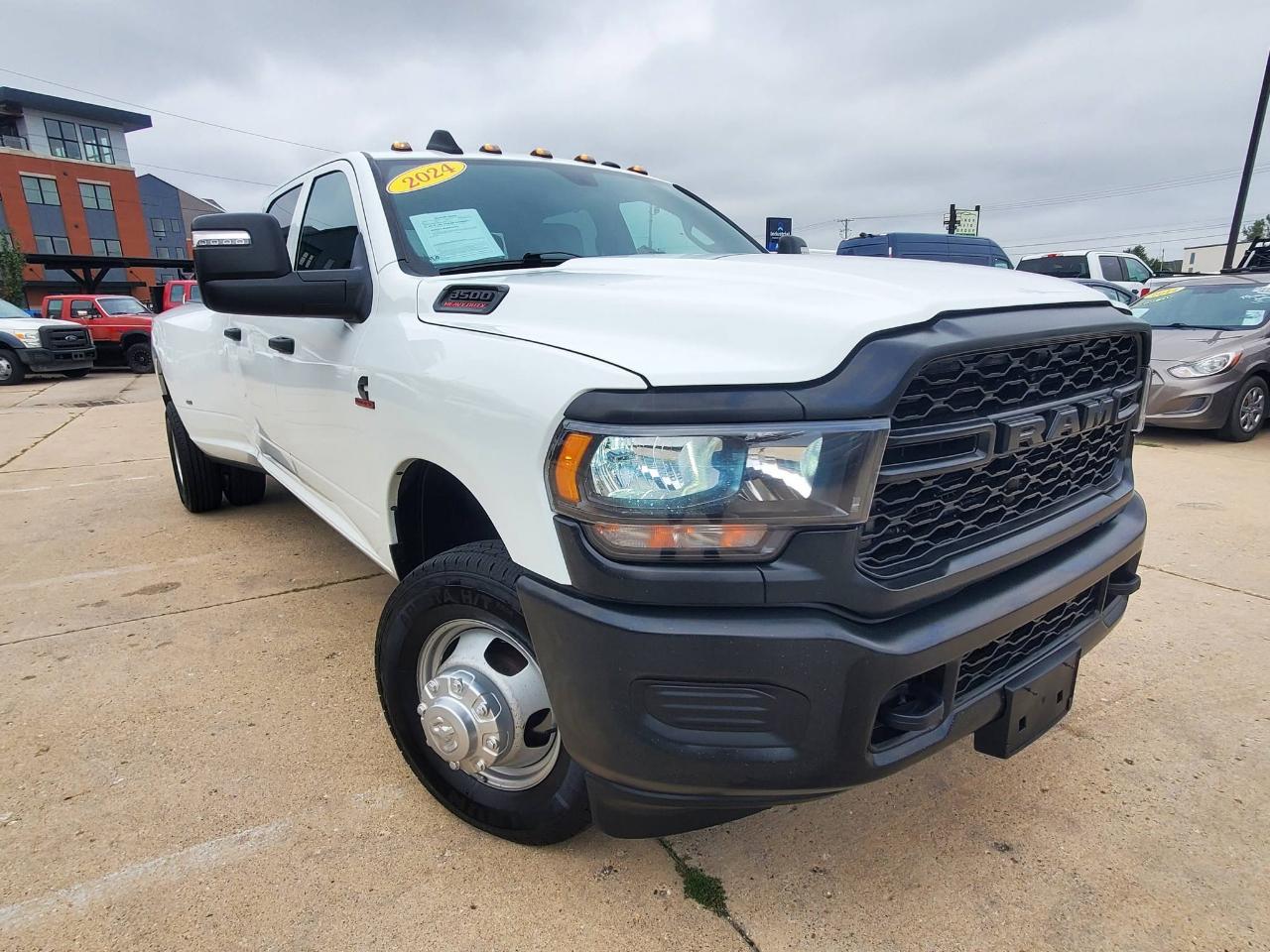 RAM 3500 Tradesman Crew Cab 4WD DRW 2024