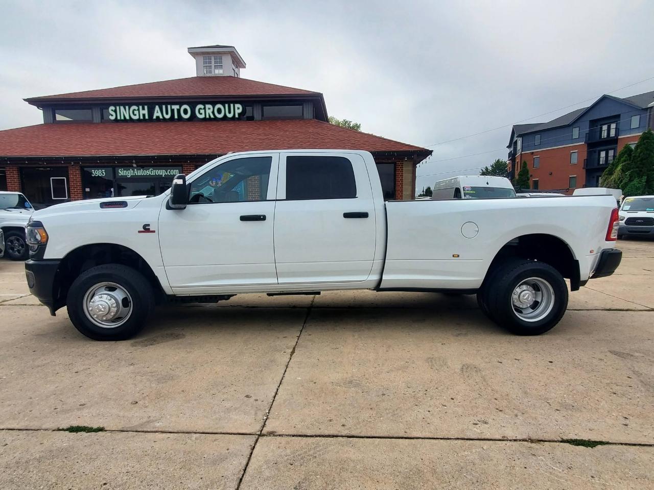 RAM 3500 Tradesman Crew Cab 4WD DRW 2024