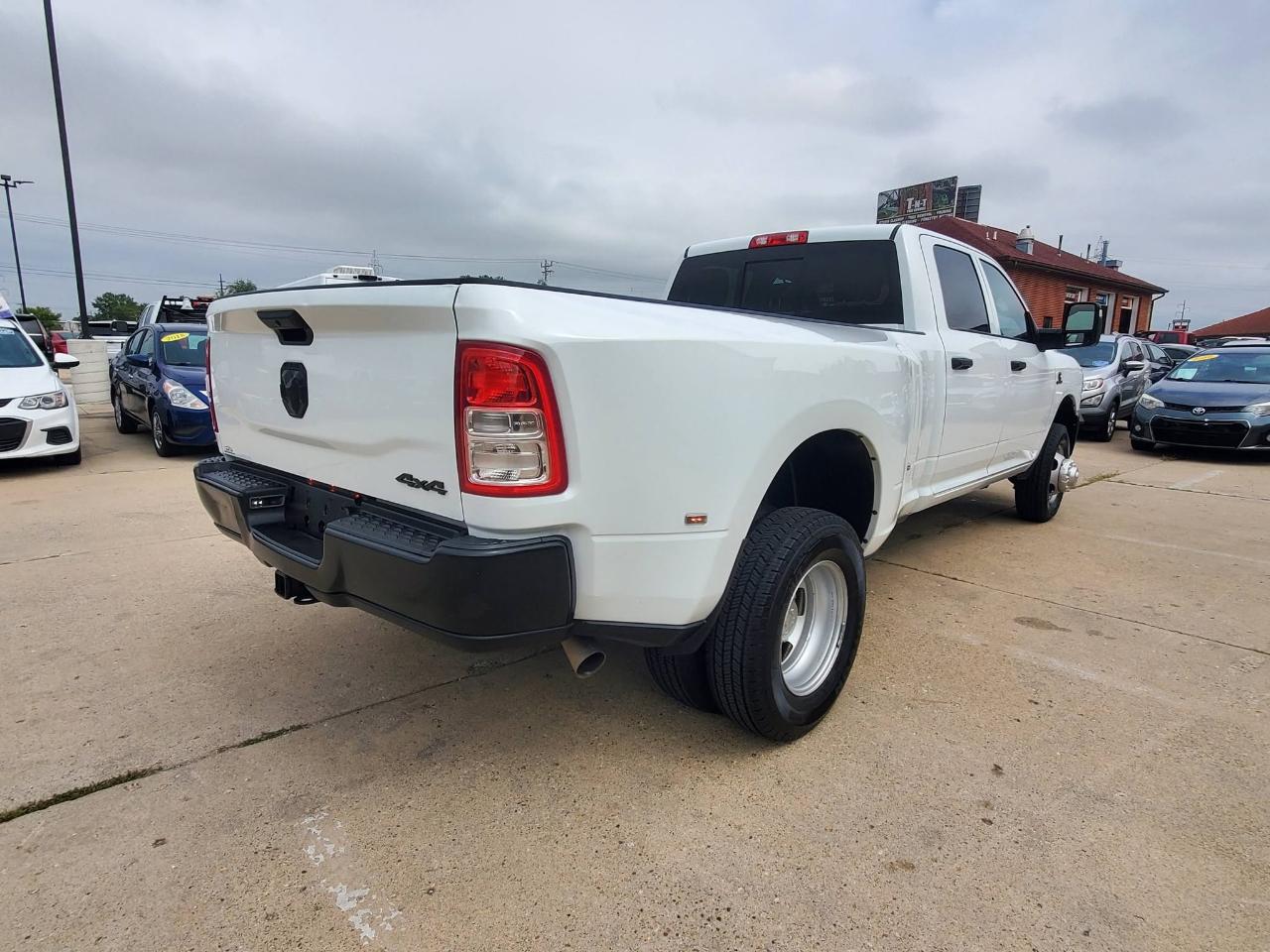 RAM 3500 Tradesman Crew Cab 4WD DRW 2024