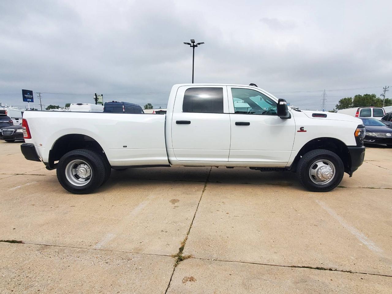 RAM 3500 Tradesman Crew Cab 4WD DRW 2024