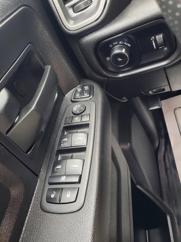 RAM 3500 Tradesman Crew Cab 4WD DRW 2024