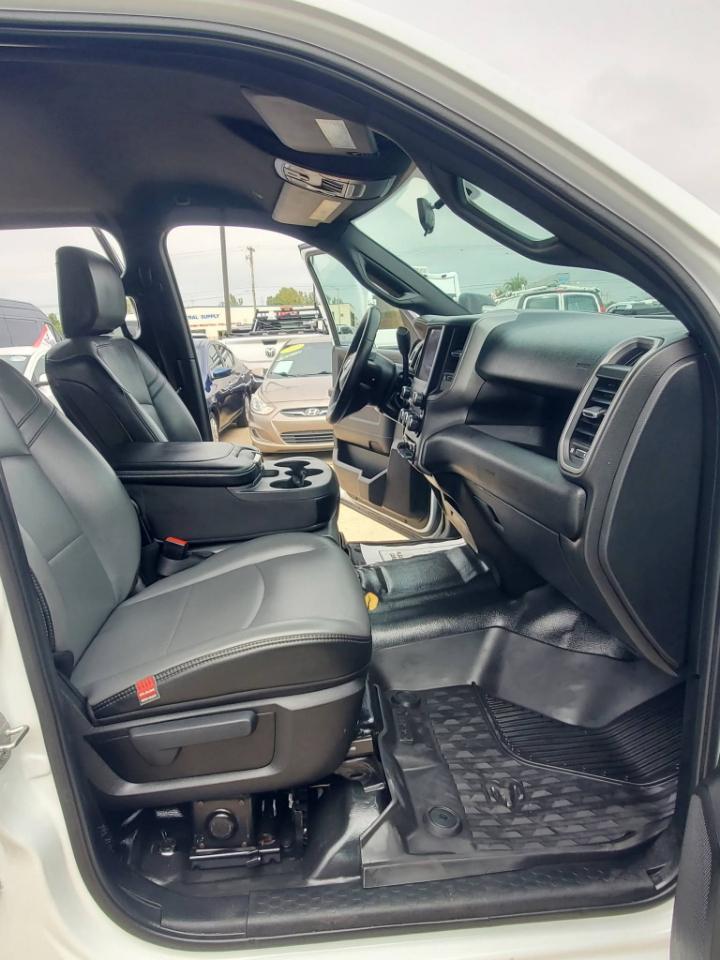 RAM 3500 Tradesman Crew Cab 4WD DRW 2024