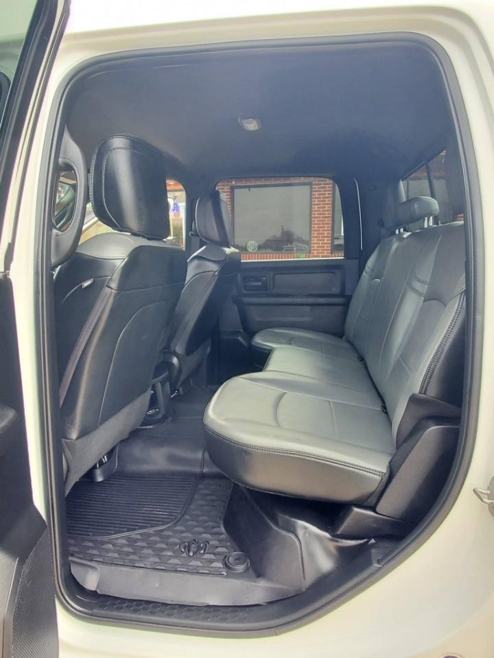 RAM 3500 Tradesman Crew Cab 4WD DRW 2024