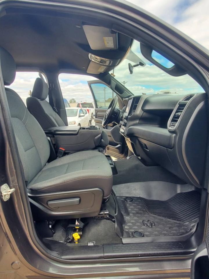 RAM 1500 Tradesman Quad Cab 4WD 2024