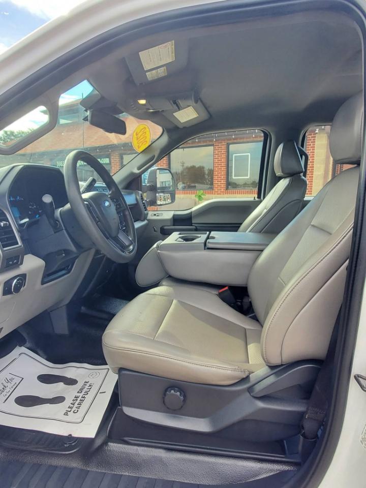 Ford F-550 Crew Cab DRW 2WD 2022