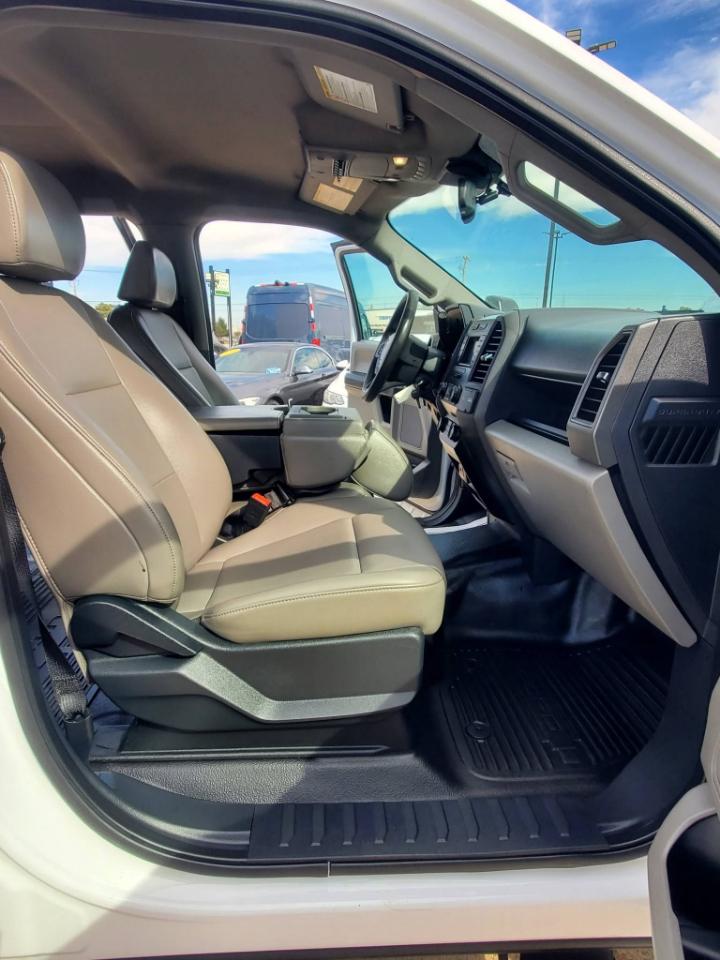 Ford F-550 Crew Cab DRW 2WD 2022