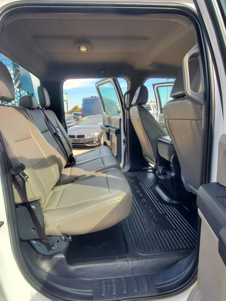 Ford F-550 Crew Cab DRW 2WD 2022