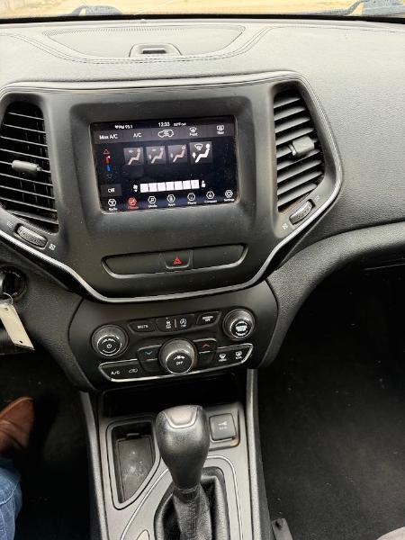 Jeep Cherokee Latitude FWD 2019