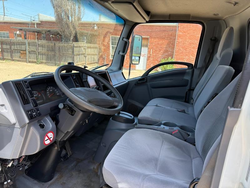 Isuzu NPR  2019