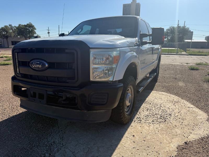 White 2016 Ford F-250 Super Duty Pickup Truck Four-Wheel Drive 