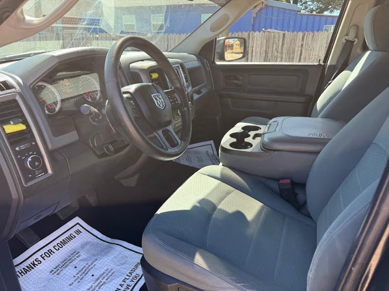 RAM 1500 Tradesman Quad Cab 2WD 2017